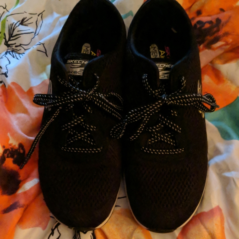 Women's Skechers sneakers